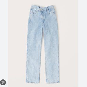 NWT Abercrombie Ultra High Rise 90s Straight Jean Size 24 extra short